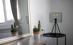 Newly Renovated Cozy Studio Downtown Athens